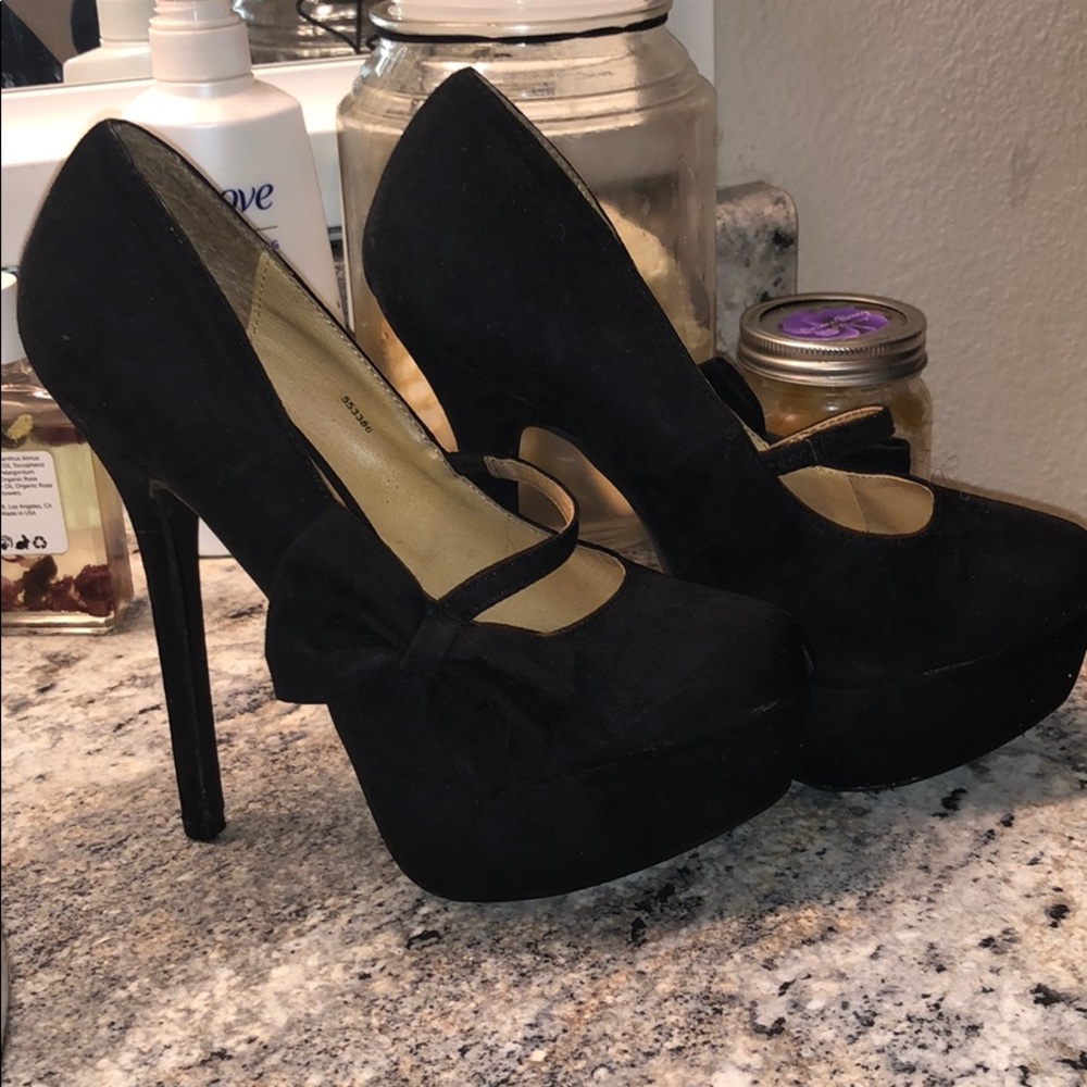 Size 8 black Charlotte Russe heels never worn